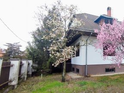 Eladó Ház, Bács-Kiskun megye Kecskemét Hetényi elkerülő közelében...