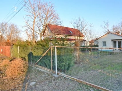 Eladó Ház, Bács-Kiskun megye Kecskemét Máriahegyben 100 m-re aszfaltos úttól hobbiház eladó
