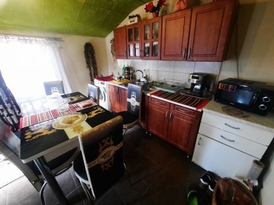 Eladó Ház, Bács-Kiskun megye Kiskunfélegyháza Kétszobás, különportás ház konyhával