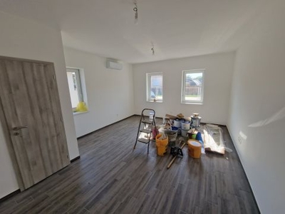 Eladó Ház, Bács-Kiskun megye Lajosmizse Nappali+3 szobás új építésű lakás kertkapcsolattal