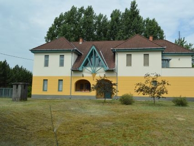 Eladó Ház, Bács-Kiskun megye Lakitelek Kúria a lakiteleki Népfőiskola közelében