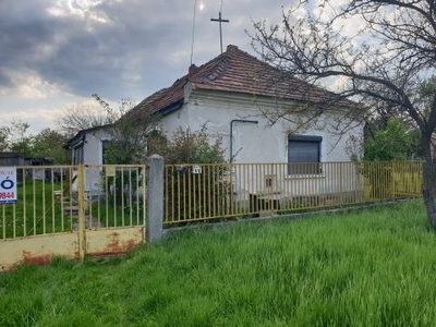 Eladó Ház, Fejér megye Bodajk Bodajk - Csendes utcában nagy méretű telek házzal!