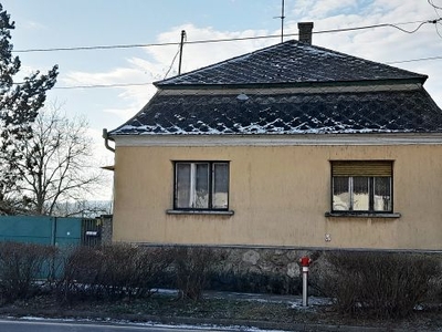 Eladó Ház, Komárom-Esztergom megye Vértesszőlős Praktikus alaprajzi elosztás, többféleképpen hasznosítható