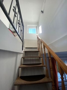 Eladó Ház, Pest megye Törökbálint Törökbálint kedvelt utcájában eladó egy bruttó 212 nm-es, jelenleg 3 lakásból álló nagy családi ház