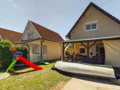 Eladó Ház, Somogy megye Gyékényes Somogy megyében Gyékényesen nyaraló eladó 50 lépésre a saját vízparttól!