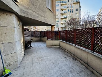Eladó Lakás, Budapest 13 kerület Centrál Parkban 1 szobás újszerű lakás 38 m2-es terasszal