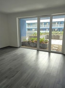 Eladó Lakás, Budapest 13 kerület Kertkapcsolatos, dupla komfortos 3 szobás vízparthoz közeli otthon