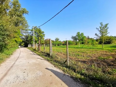 Eladó Telek, Pest megye Herceghalom az 1-es főúthoz közel, a Háromrózsai részen zöld környezetben