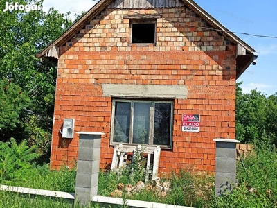 Hétvégi házas vízparti ingatlan eladó, Mezőtúr Holt-Körös mellett.