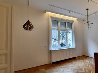 Kiadó Lakás, Budapest 11 kerület Frissen felújított, gyönyörű polgári lakás, az Orlay utcára néző ablakokkal