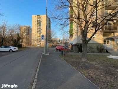 Miskolc Bihari utcai, magasföldszinti, erkélyes lakás eladó!