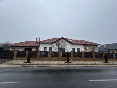 Mosonszentmiklós, ingatlan, ház, 151 m2, 89.900.000 Ft