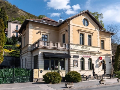 Eladó felújított ipari ingatlan - Visegrád