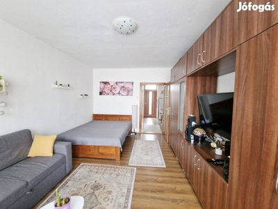 1 szobás gyönyörű kis lakás eladó a Topánka utcában