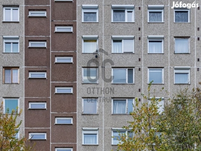 Dunakeszi központi részén első emelti lakás ELADÓ