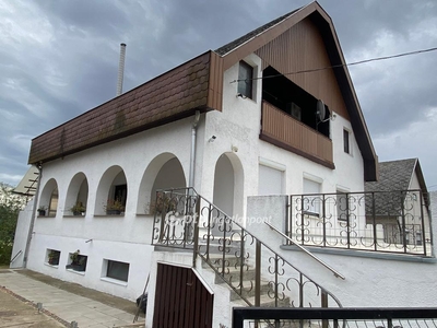 Eladó újszerű állapotú ház - Tiszafüred
