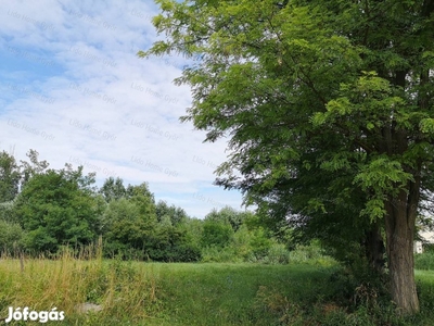 Győrzámolyon lakóövezeti telek eladó