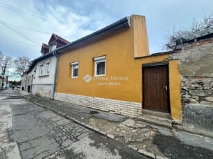 Eladó családi ház Esztergom