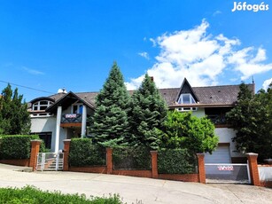 Pécs Sirály utcában exkluzív családi ház eladó