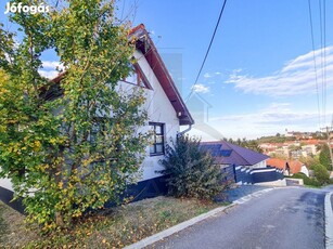 Vasváron panorámás, kertvárosi ház!