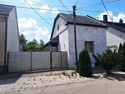 Eladó családi ház - Székesfehérvár, Attila utca