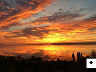 Eladó hétvégi házas nyaraló - Balatonakarattya, Veszprém megye