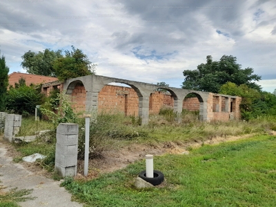 Eladó lakóövezeti telek - Mezőlak, Veszprém megye