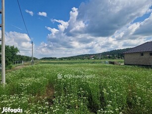 790 nm-es telek eladó Győrújbarát