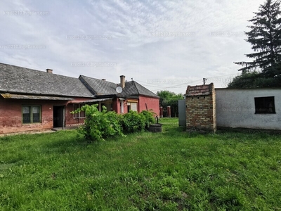 Eladó családi ház - Bakonytamási, Veszprém megye