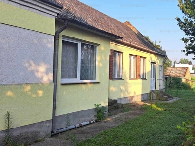 Eladó családi ház - Győrújfalu, Győr-Moson-Sopron megye