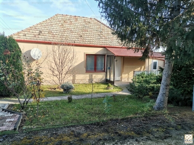 Eladó családi ház - Tét, Győr-Moson-Sopron megye