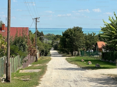 Eladó hétvégi házas nyaraló - Balatonalmádi, Veszprém megye