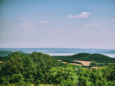 Eladó külterületi telek - Pécsely, Zádor