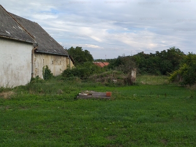 Eladó lakóövezeti telek - Perbál, Fő utca