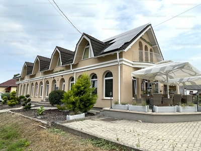 Eladó szálloda, hotel, panzió - Zomba, Rákóczi utca