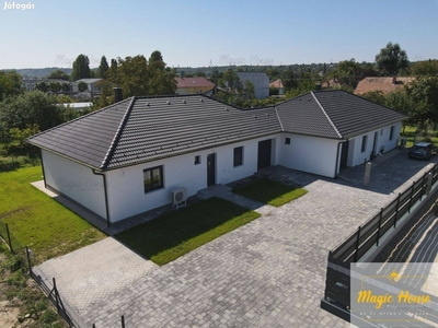 Érden 220 m2-es saját telken, 128 m2-es, 3 szoba + nappalis, ikerház