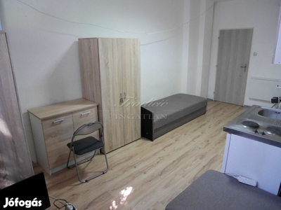 Eladó 280 m2 családi ház, Győr