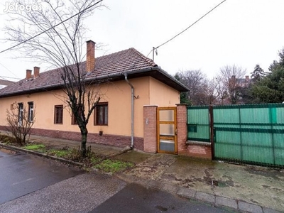Eladó ház - Budapest IV. kerület, Megyer