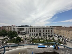 Eladó Lakás, Budapest 7 kerület Blaha Lujza téren, 4. emeleti erkélyes panorámás lakás Eladó