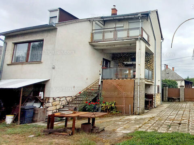 Eladó családi ház - Pápa, Veszprém megye