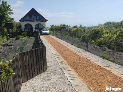 Balatonfűzfő dombtetei részpanorámás