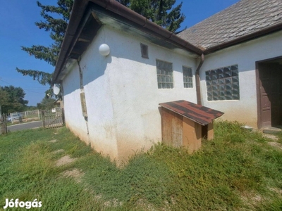 Eladó Lázi településen Kossuth Lajos utcában tehermentes családi ház
