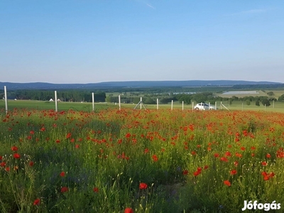 Eladó telek Alsópáhok