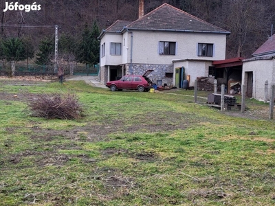 Fertőbozon családi ház eladó.