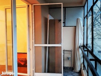 Garibaldi u. 50 nm-s, 1. emeleti 2 szobás, erkélyes lakás