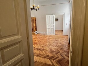 Eladó téglalakás Budapest, V. kerület, 4. emelet