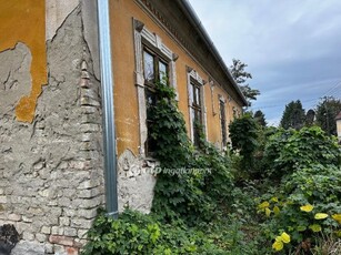 Eladó telek Győr