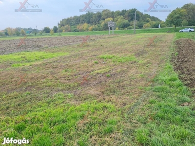 Szeged-Szőregen belterületi zárt kert Eladó!