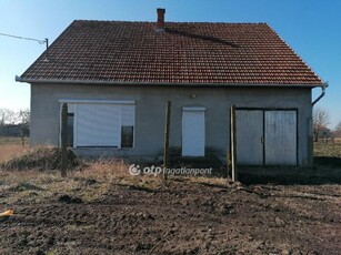 Eladó családi házTótkomlós