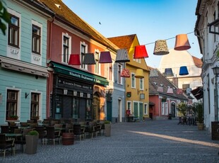 Eladó téglalakásSzentendre, földszint